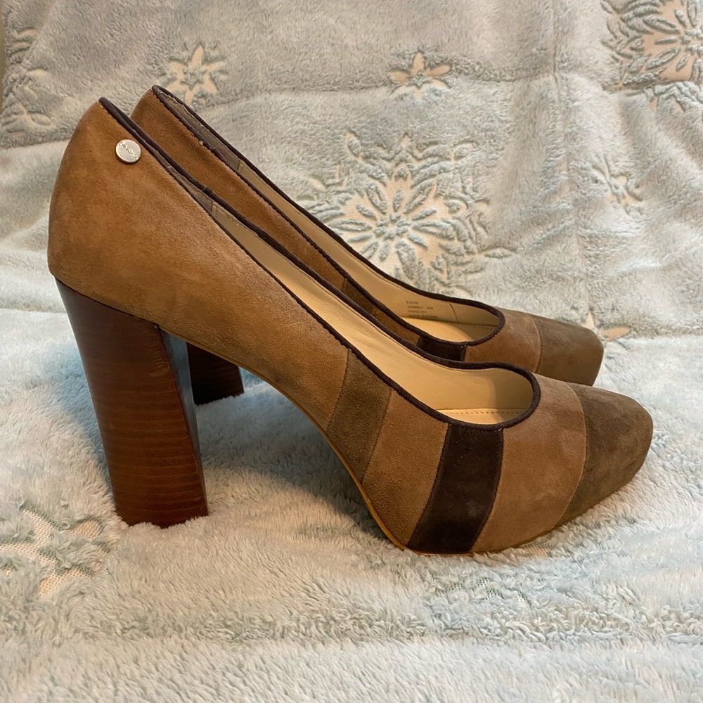 Calvin Klein 9 Suede Pumps Tan Brown Never Worn!